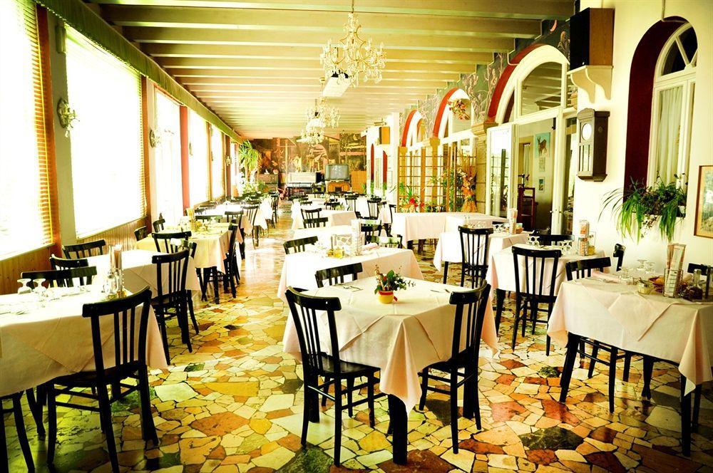 Albergo Trieste Lorenzago Di Cadore Exterior foto
